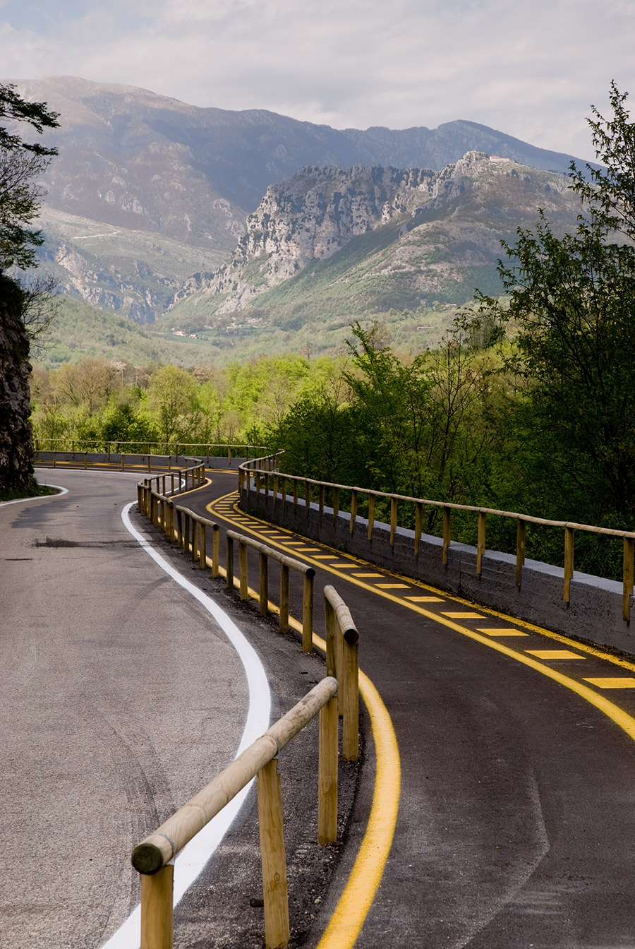 Cusano Mutri La pista ciclabile che corre lungo la forra di Lavello © Natalino Russo
