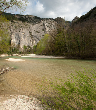 Gole del Furlo Acqualagna Gola del Furlo, l'imbocco del canyon dal parco pubblico di Acqualagna © Fabrizio Ardito