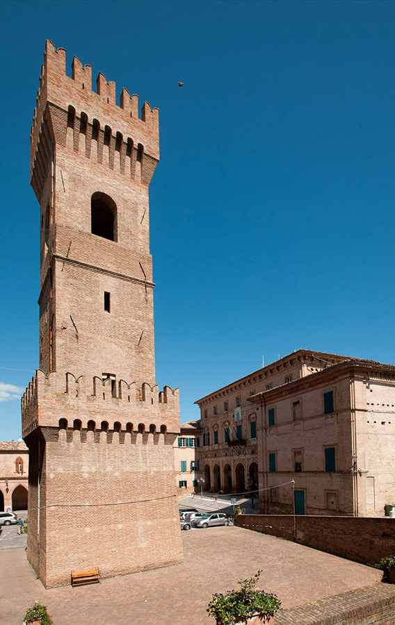 Ostra Torre civica © Fabrizio Ardito