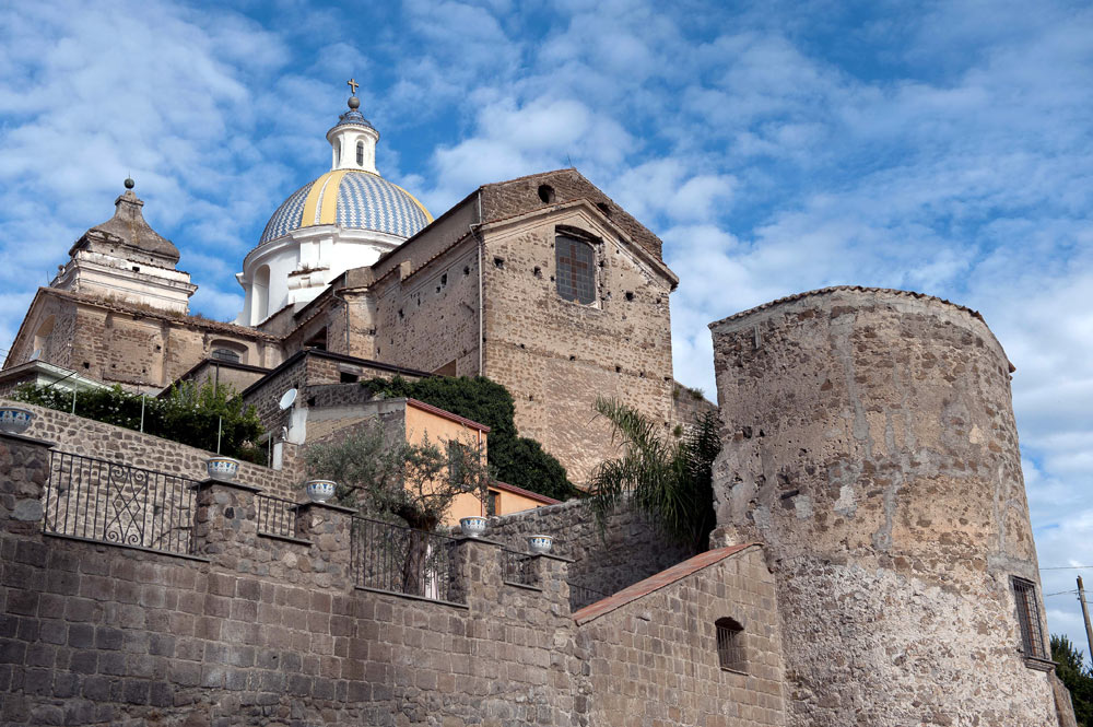 Sessa Aurunca Torre medievale e cupola del duomo ©Natalino Russo