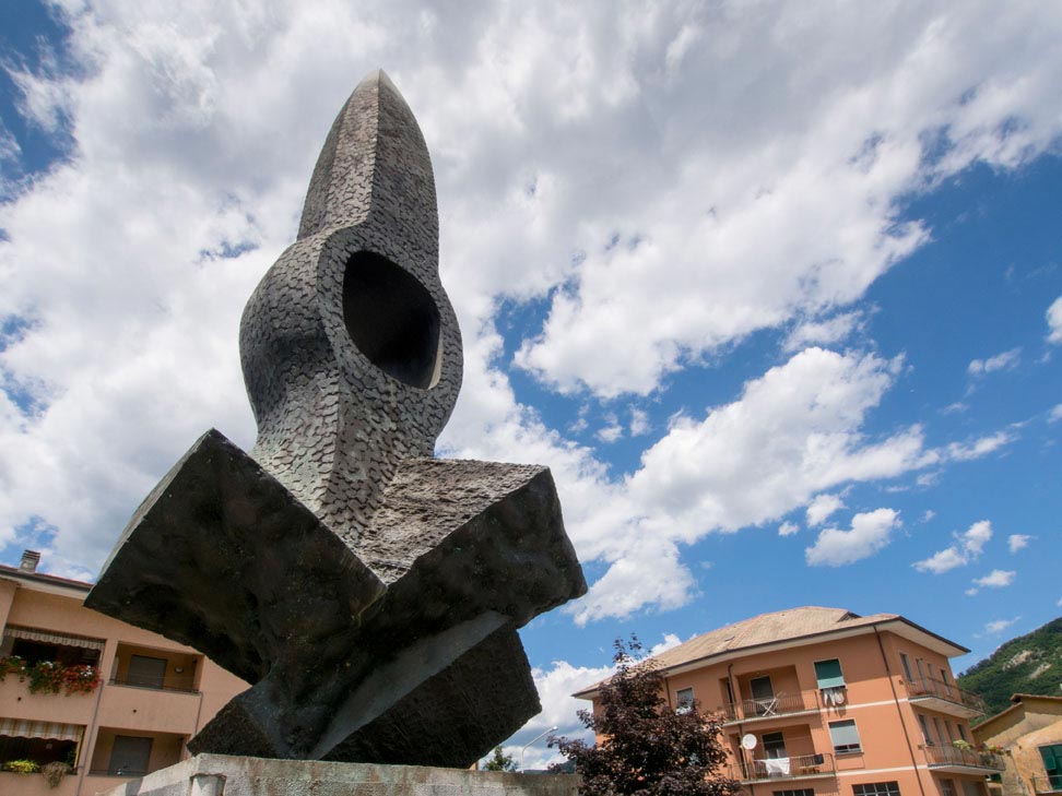 Cicagna Il monumento ai lavoratori dell'ardesia ©Natalino Russo