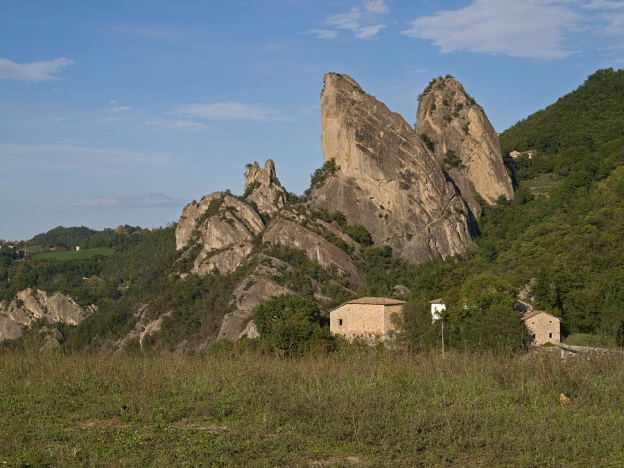 I Sassi e le case di La Villa © Mario Vianelli