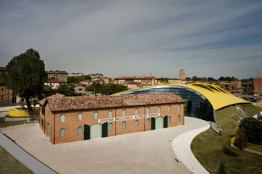Modena Gli esterni del museo, © Fondazione Casa Enzo Ferrari / Studio 129.com,