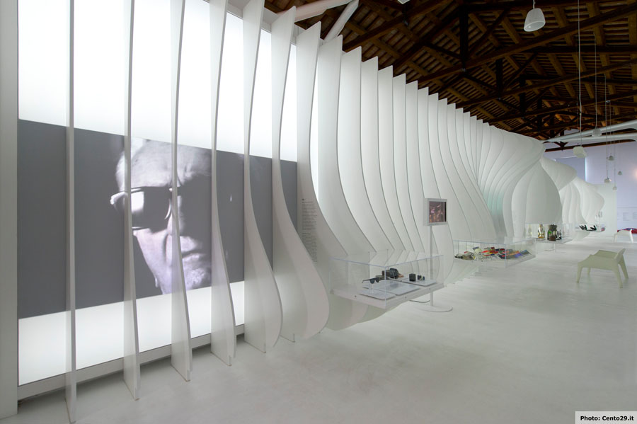 Modena Una sala espositiva, © Fondazione Casa Enzo Ferrari / Studio 129.com,