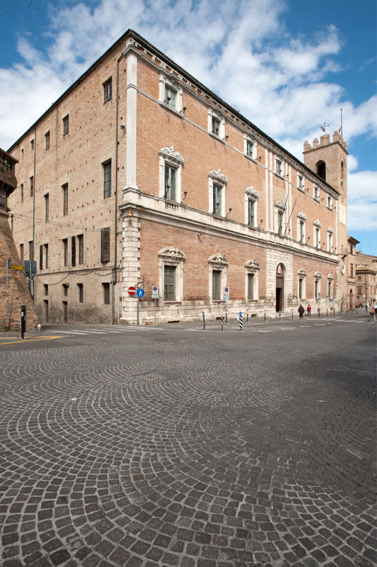 Osimo Palazzo Municipale © Fabrizio Ardito