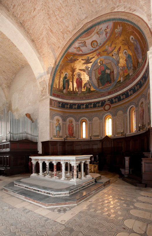 Osimo San Leopardo altare maggiore © Fabrizio Ardito