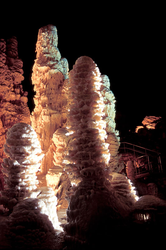 Frasassi Sala Ancona, stalagmiti © Fabrizio Ardito
