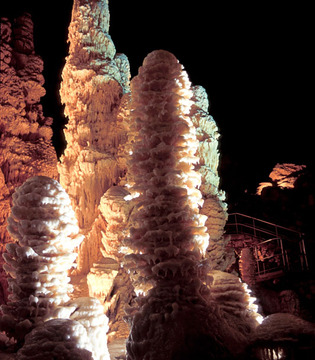 Frasassi Sala Ancona, stalagmiti © Fabrizio Ardito