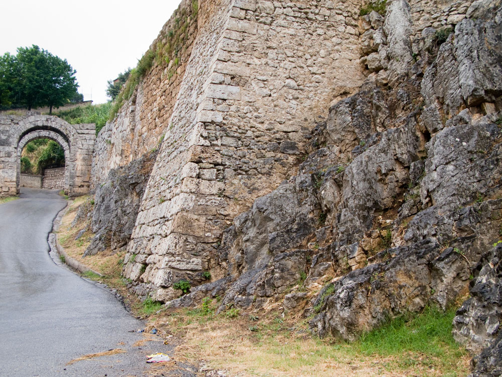 Ferentino Porta Casamari ©Natalino Russo