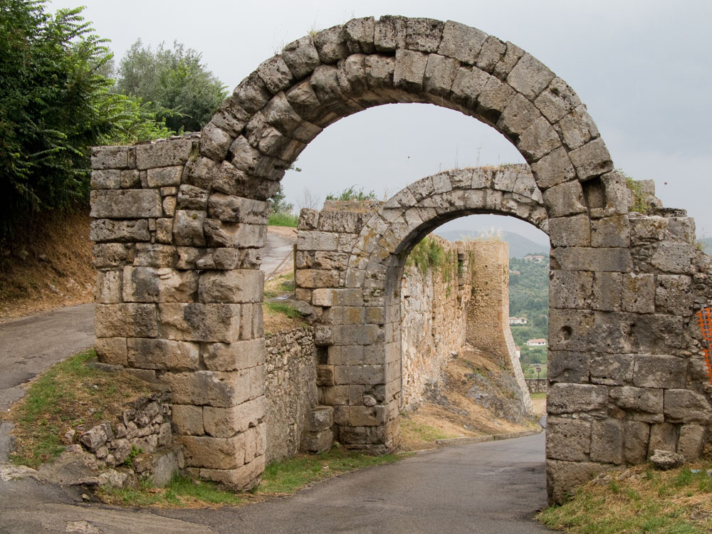 Ferentino Porta Casamari ©Natalino Russo