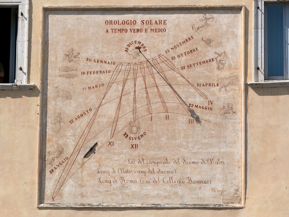 Alatri Una meridiana nel centro storico medievale ©Natalino Russo