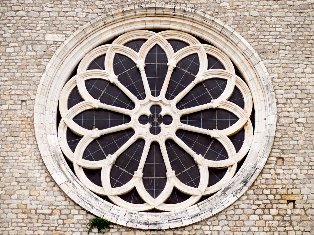 Semoneta Il rosone della chiesa dell'Abbazia di Valvisciolo ©Natalino Russo
