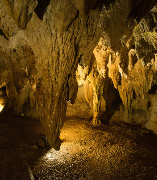 Pastena Grotte di Pastena. Le formazioni rocciose ©Gianni Carnevale