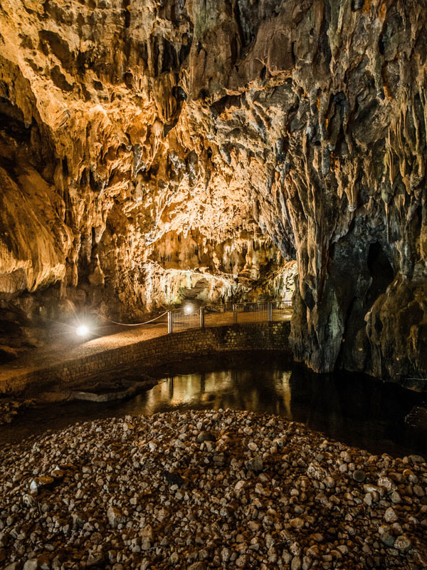 Pastena Grotte di Pastena. Le formazioni rocciose ©Gianni Carnevale