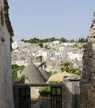 Alberobello © A. Rossi, Camaleo S.r.l. (Rm)- in collaborazione con il Comune di Alberobello