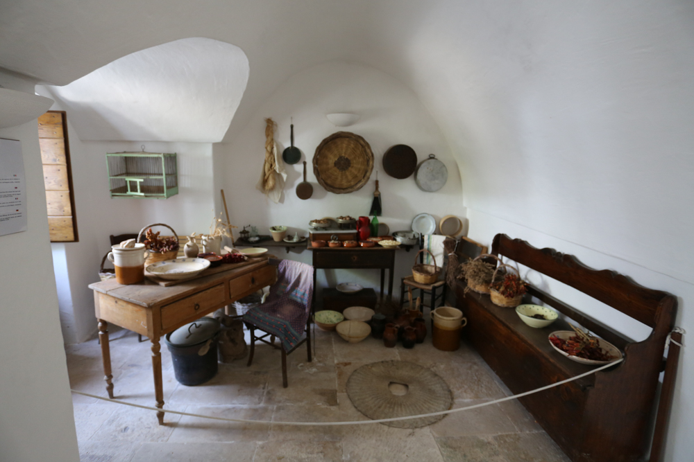 Trullo Sovrano, interno © A. Rossi, Camaleo S.r.l. (Rm)- in collaborazione con il Comune di Alberobello