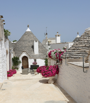 Alberobello, scorcio © A. Rossi, Camaleo S.r.l. (Rm)- in collaborazione con il Comune di Alberobello