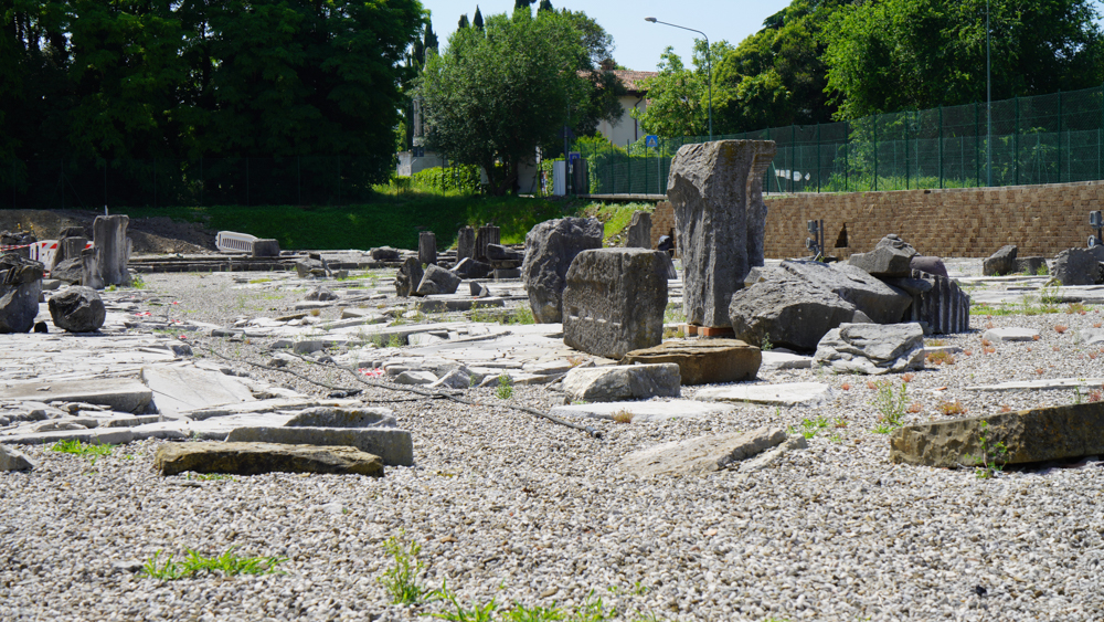 Aquileia, Foro Romano © A. Rossi, Camaleo S.r.l. (Rm) Su gentile concessione di Soprintendenza Archeologia, Belle Arti e Paesaggio del Friuli Venezia Giulia, So.Co.Ba, Fondazione Aquileia