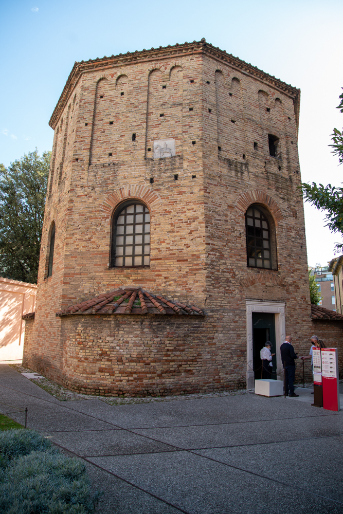 Battistero Neoniano © A.Rossi, Camaleo S.r.l su concessione dell'Opera di Religione della Diocesi di Ravenna; riproduzione vietata. Si ringrazia: Servizio Turismo del Comune di Ravenna