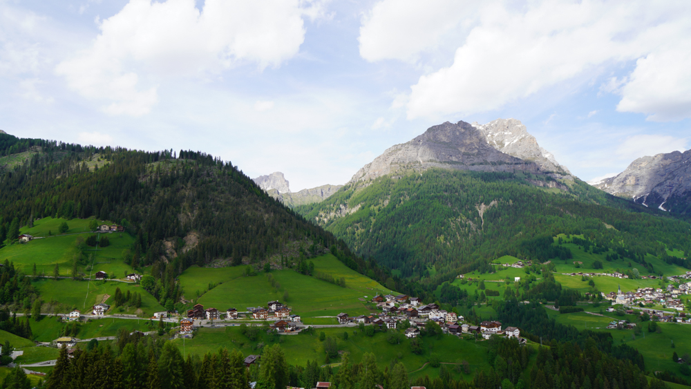 Dolomiti, Belvedere Colle di Santa Lucia © A. Rossi, Camaleo S.r.l. (Rm) In collaborazione con Fondazione Dolomiti UNESCO e Consorzio DMO Dolomiti u2013 Provincia di Belluno