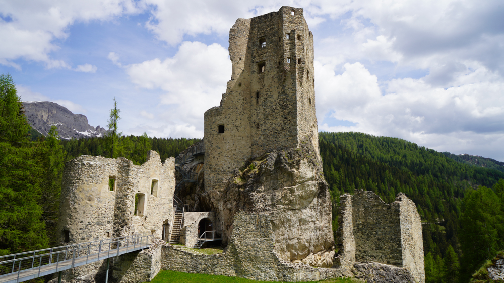 Dolomiti, Castello di Andraz © A. Rossi, Camaleo S.r.l. (Rm) In collaborazione con Fondazione Dolomiti UNESCO e Consorzio DMO Dolomiti u2013 Provincia di Belluno