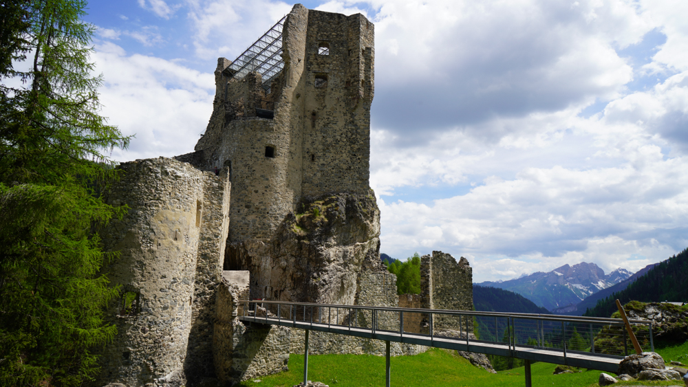 Dolomiti, Castello di Andraz © A. Rossi, Camaleo S.r.l. (Rm) In collaborazione con Fondazione Dolomiti UNESCO e Consorzio DMO Dolomiti u2013 Provincia di Belluno
