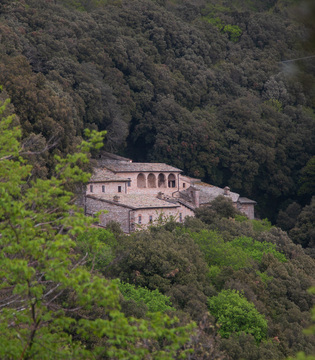 Eremo delle Carceri © A. Rossi, Camaleo S.r.l. (Rm) in collaborazione con il Comune di Assisi u2013 Ufficio Turismo e su gentile concessione della Provincia Serafica di San Francesco dei Frati Minori dellu2019Umbria (Italia)