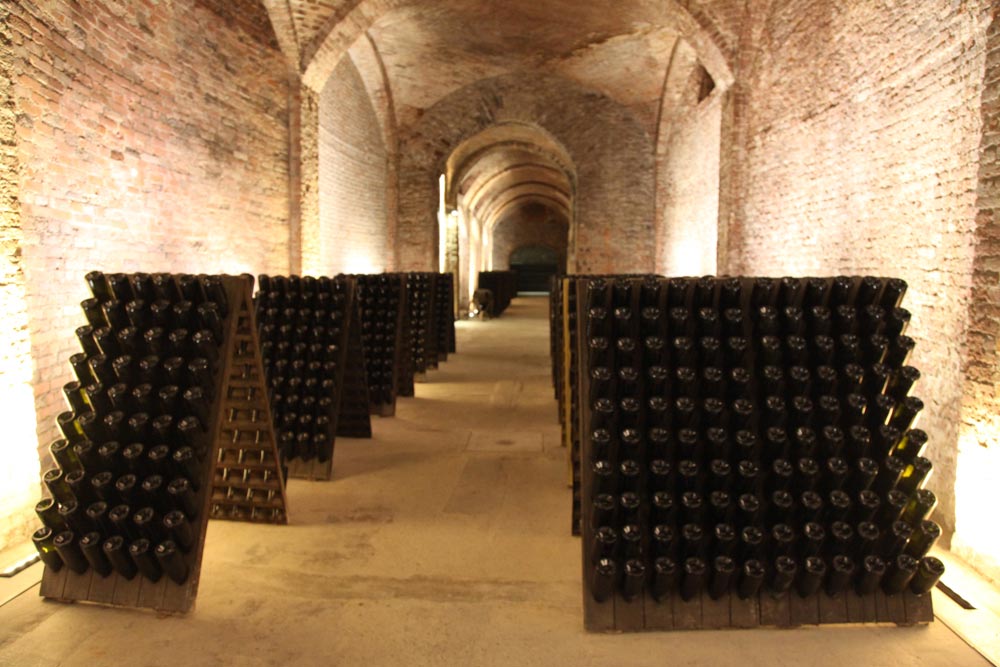 Cantine Bosca © A. Rossi, Camaleo S.r.l (Rm) - si ringraziano: l'Associazione per il Patrimonio dei Paesaggi Vitivinicoli di Langhe Roero e Monferrato e le Cantine Bosca