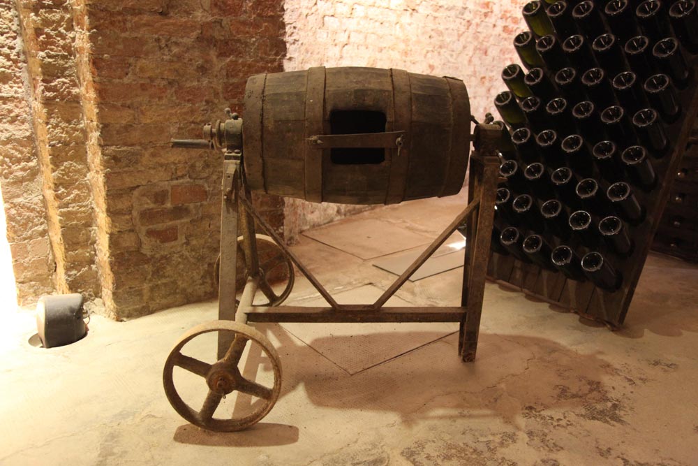 Cantine Bosca © A. Rossi, Camaleo S.r.l (Rm) - si ringraziano: l'Associazione per il Patrimonio dei Paesaggi Vitivinicoli di Langhe Roero e Monferrato e le Cantine Bosca