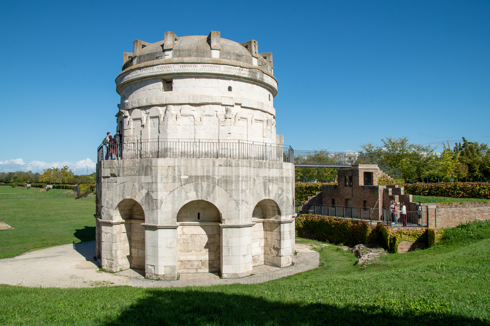 Mausoleo di Teodorico © A.Rossi, Camaleo S.r.l su concessione del Ministero della Cultura-Direzione regionale Musei dell'Emilia Romagna; riproduzione vietata. Si ringrazia: Servizio Turismo del Comune di Ravenna
