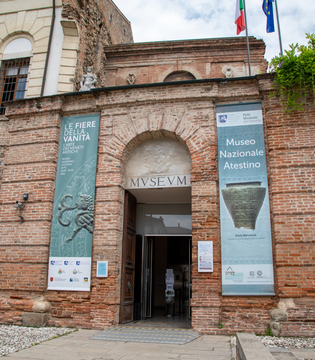 Museo Nazionale Atestino di Este (Pd) © A. Rossi, Camaleo S.r.l. (Rm) Su concessione del Ministero della Cultura e del Museo Nazionale Atestino di Este (Pd)- Direzione Regionale Musei Veneto; riproduzione vietata