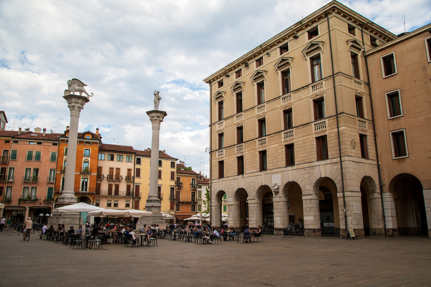 Vicenza - Piazza dei Signori © A. Rossi, Camaleo S.r.l. (Rm) su gentile concessione del Comune di Vicenza