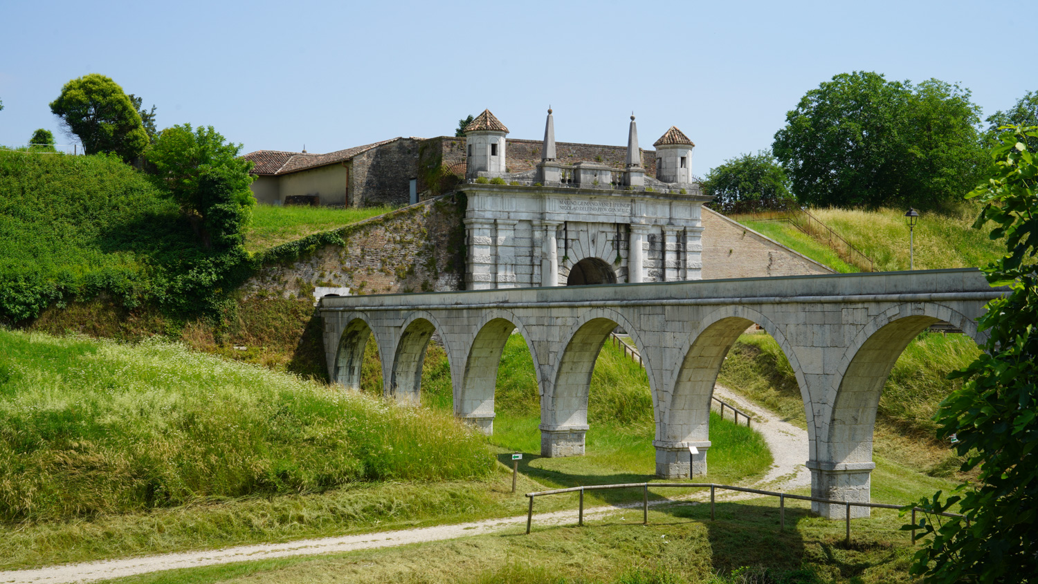 Porta Udine © A. Rossi, Camaleo S.r.l. (Rm) su gentile concessione del Comune di Palmanova