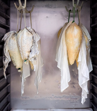 Ricotta salata della Valnerina © Marco Crupi/Tommaso Ragonese Slow-Sicily.com