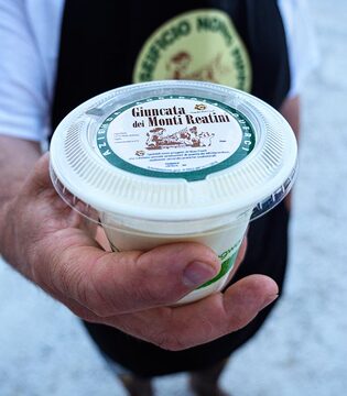 Giuncata dei Monti Reatini © Marco Crupi/Tommaso Ragonese Slow-Sicily.com