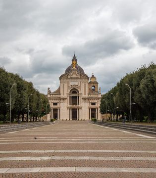 Basilica di Santa Maria degli Angeli © A. Rossi, Camaleo S.r.l. (Rm) in collaborazione con il Comune di Assisi u2013 Ufficio Turismo e su gentile concessione della Provincia Serafica di San Francesco dei Frati Minori dellu2019Umbria (Italia)