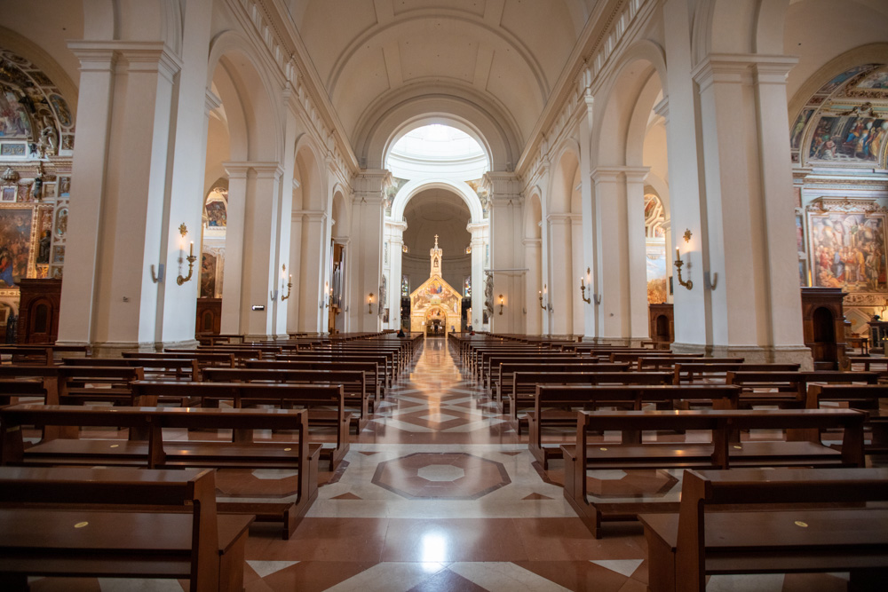 Basilica di Santa Maria degli Angeli, interno © A. Rossi, Camaleo S.r.l. (Rm) in collaborazione con il Comune di Assisi u2013 Ufficio Turismo e su gentile concessione della Provincia Serafica di San Francesco dei Frati Minori dellu2019Umbria (Italia)