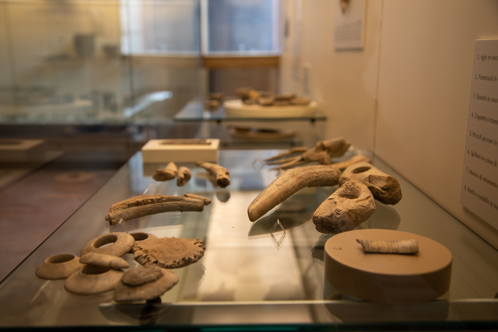 Museo Nazionale Atestino di Este (Pd) - La Palafitta di Arquà Petrarca- reperti © A. Rossi, Camaleo S.r.l. (Rm) Su concessione del Ministero della Cultura e del Museo Nazionale Atestino di Este (Pd)- Direzione Regionale Musei Veneto; riproduzione vietata