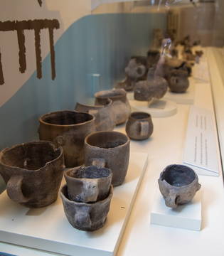Museo Nazionale Atestino di Este (Pd) - La Palafitta di Arquà Petrarca- reperti © A. Rossi, Camaleo S.r.l. (Rm) Su concessione del Ministero della Cultura e del Museo Nazionale Atestino di Este (Pd)- Direzione Regionale Musei Veneto; riproduzione vietata