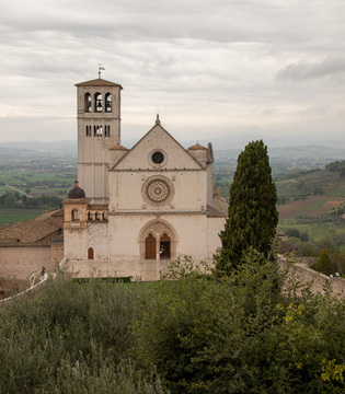 Basilica di San Francesco © A. Rossi, Camaleo S.r.l. (Rm) in collaborazione con il Comune di Assisi u2013 Ufficio Turismo e su gentile concessione della Provincia Serafica di San Francesco dei Frati Minori dellu2019Umbria (Italia)