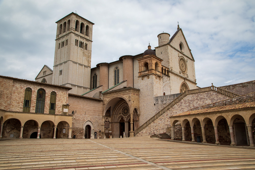 Basilica di San Francesco © A. Rossi, Camaleo S.r.l. (Rm) in collaborazione con il Comune di Assisi u2013 Ufficio Turismo e su gentile concessione della Provincia Serafica di San Francesco dei Frati Minori dellu2019Umbria (Italia)