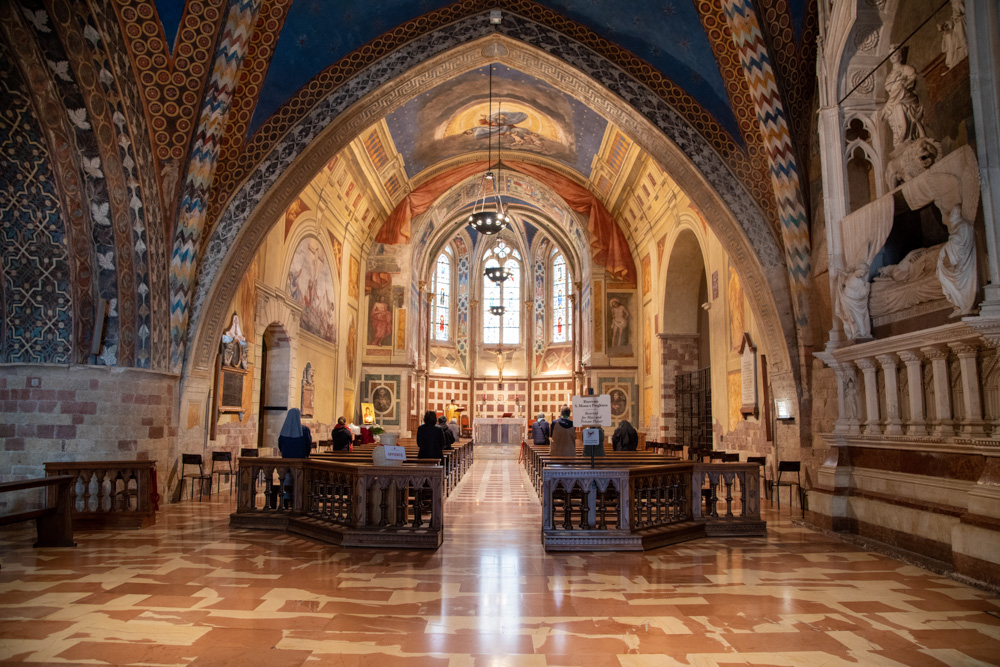 Basilica di San Francesco © A. Rossi, Camaleo S.r.l. (Rm) in collaborazione con il Comune di Assisi u2013 Ufficio Turismo e su gentile concessione della Provincia Serafica di San Francesco dei Frati Minori dellu2019Umbria (Italia)