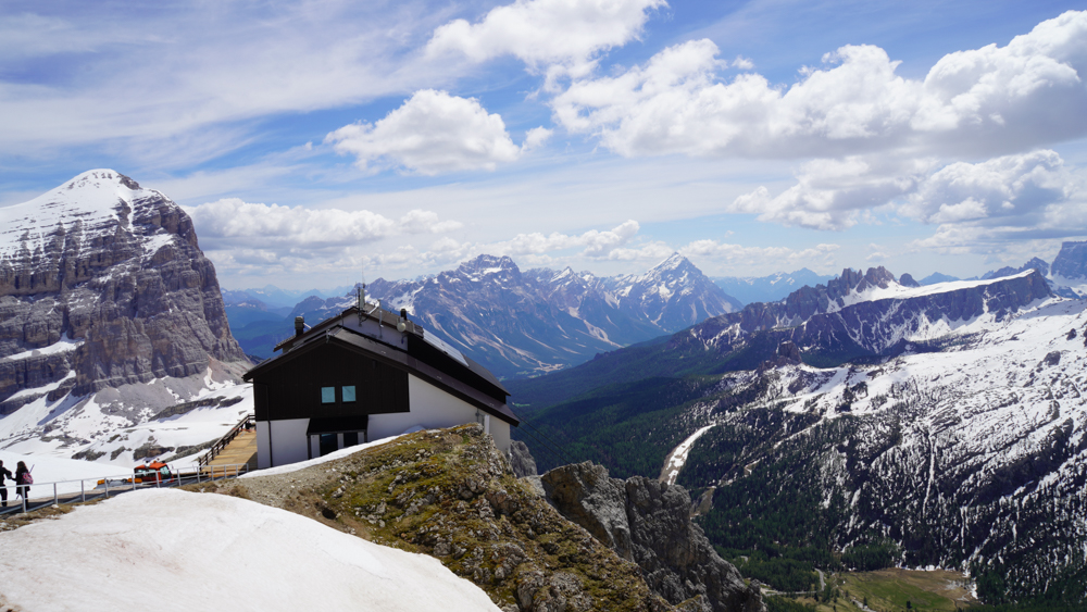 Dolomiti, panorama sopra rifugio Lagazuoi © A. Rossi, Camaleo S.r.l. (Rm) In collaborazione con Fondazione Dolomiti UNESCO e Consorzio DMO Dolomiti u2013 Provincia di Belluno