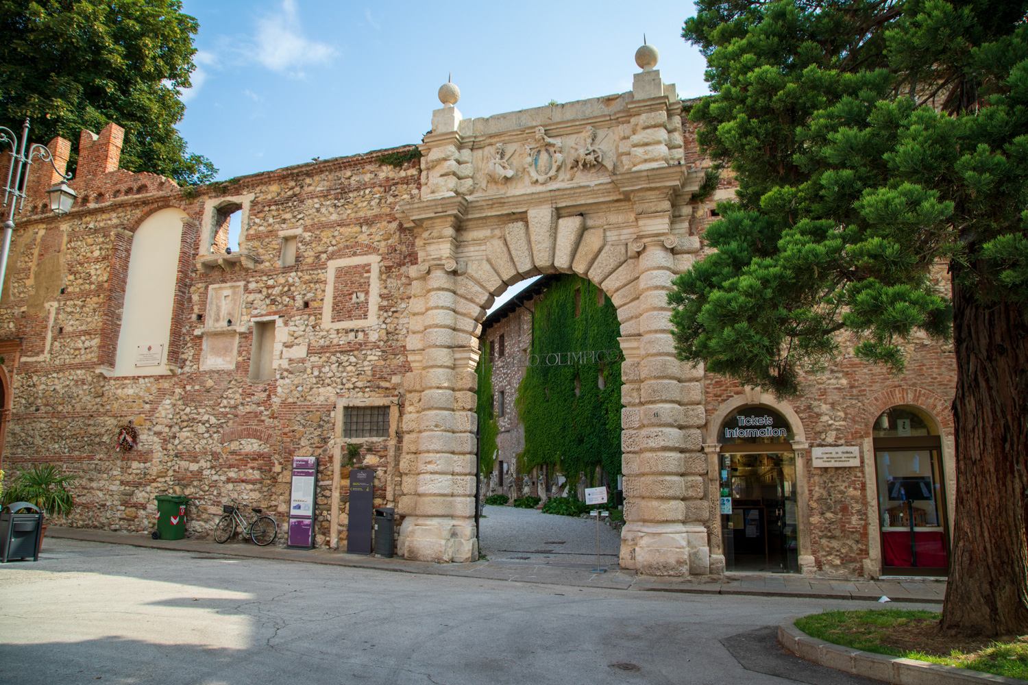 Vicenza - Teatro Olimpico © A. Rossi, Camaleo S.r.l. (Rm) su gentile concessione del Comune di Vicenza