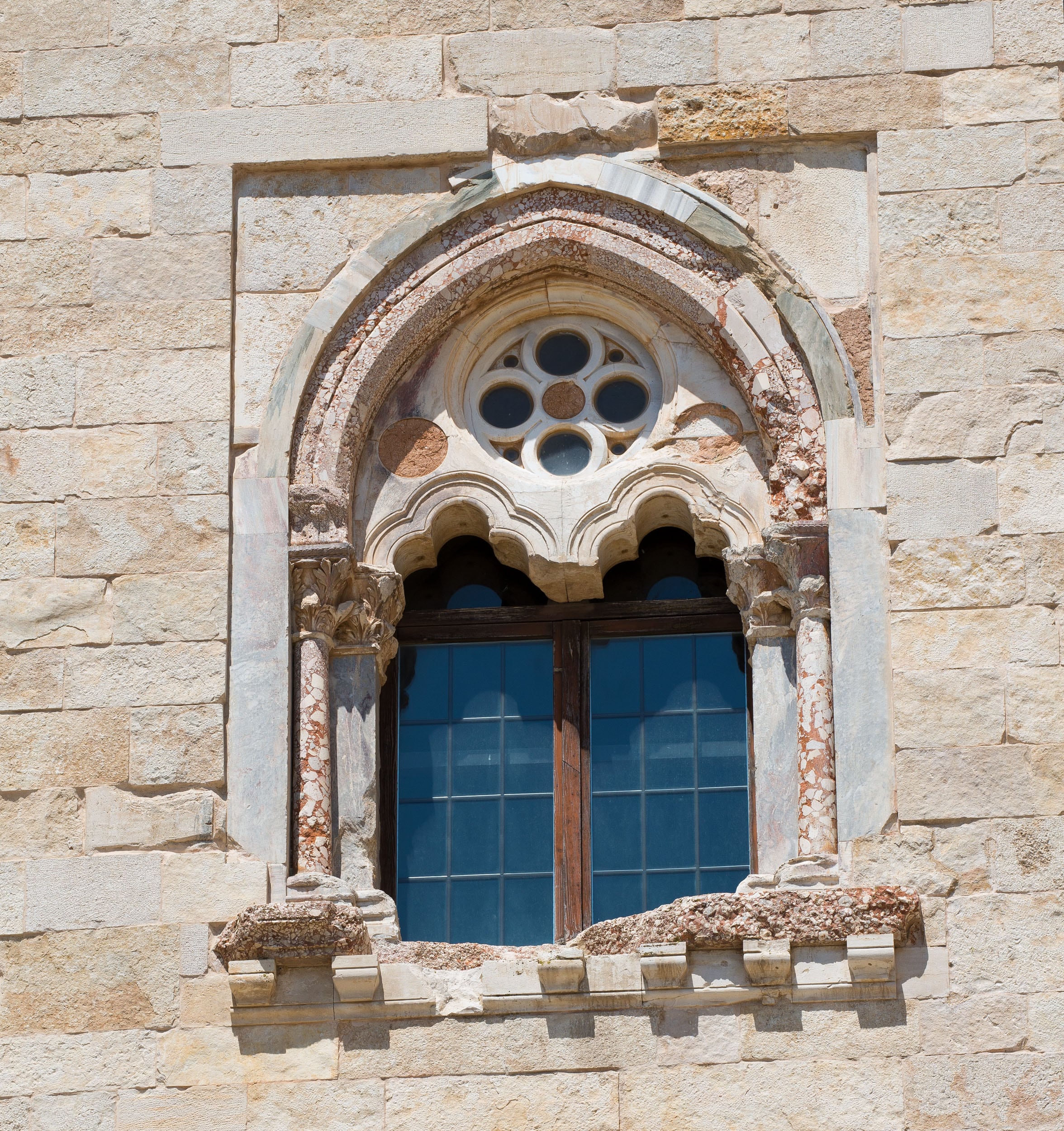 Dettaglio - Castel del Monte © A.Cambone, R.Isotti u2013 Homo ambiens/Touring Club Italiano