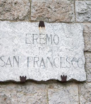 Eremo delle Carceri © A. Rossi, Camaleo S.r.l. (Rm) in collaborazione con il Comune di Assisi u2013 Ufficio Turismo e su gentile concessione della Provincia Serafica di San Francesco dei Frati Minori dellu2019Umbria (Italia)