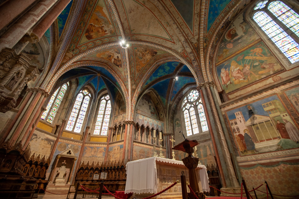 Basilica di San Francesco © A. Rossi, Camaleo S.r.l. (Rm) in collaborazione con il Comune di Assisi u2013 Ufficio Turismo e su gentile concessione della Provincia Serafica di San Francesco dei Frati Minori dellu2019Umbria (Italia)