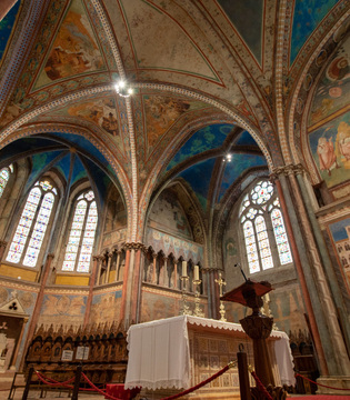 Basilica di San Francesco © A. Rossi, Camaleo S.r.l. (Rm) in collaborazione con il Comune di Assisi u2013 Ufficio Turismo e su gentile concessione della Provincia Serafica di San Francesco dei Frati Minori dellu2019Umbria (Italia)