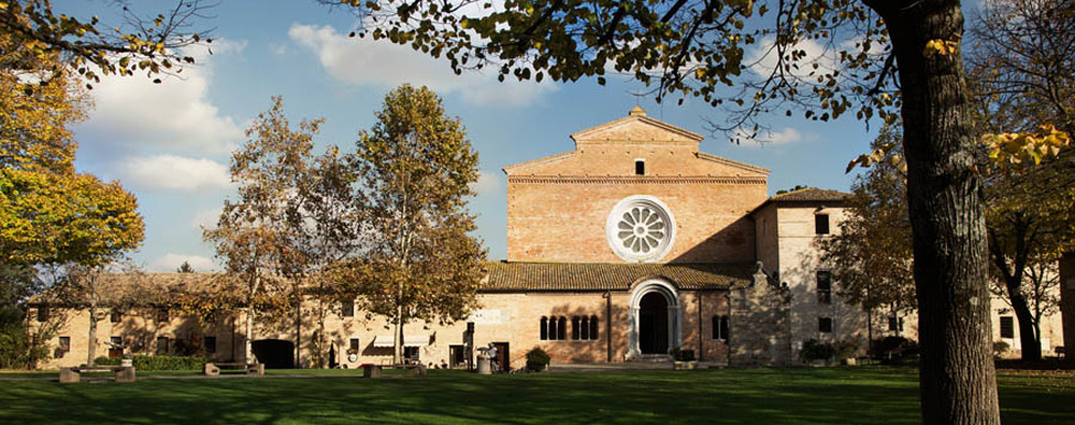 Abbadia di Fiastra. Fede e natura