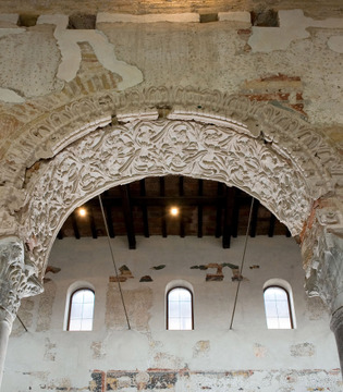 Complesso di S. Giulia - interno della chiesa longobarda di San Salvatore